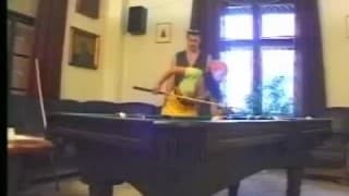 Facet wie, że dostanie od niej wszystko!