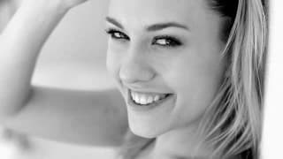 Blondynka lubi się sama doprowadzać do orgazmu