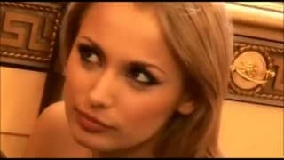 Dwa duże kutasy dla jednej blondynki