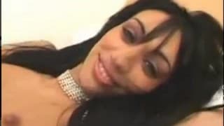 Kutas wierci dziurę w arabskiej dupie