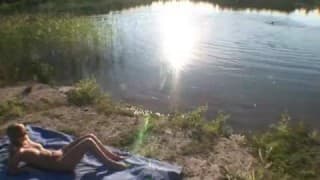 Trzech facetów pierdoli pijaną dziwkę