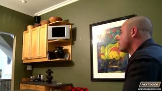 Trzech facetów w gejowskim trójkącie