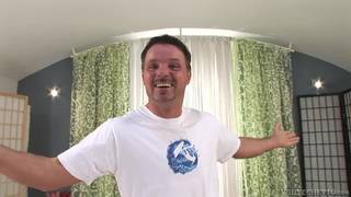 Sonia ma owłosioną cipę i gra w piłkę