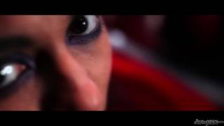 Mai Bailey ssie umięśnionemu jebakowi