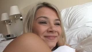 Ashlynn Brooke z kochankiem bawią się w hotelu