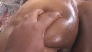 Gruba Crystal Clear zabawia się w wannie