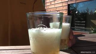 Ivana Sugar-taniec i anal nad basenem