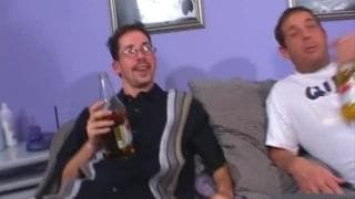 Niania do dziecka robi seks imprezę w domu