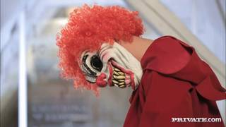 Wszyscy chcą ją zaliczyć podczas imprezy