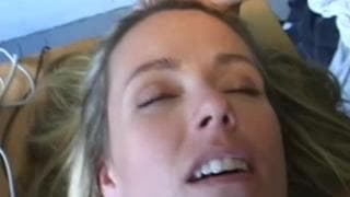 Spotkał blondynkę na ulicy i ją wyjebał w domu