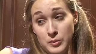 Perfidna suka chce się ruchać przy trumnie