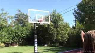 Nastolatka zaproszona do seks trójkąta