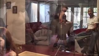 Aimee Tyler posuwana przez kilku murzynów