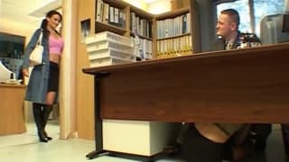 Nina Roberts i inne dziwki w tym video Nina Roberts i inne dziwki w tym video