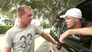 Ten gej chętnie wypierdoli przyjaciela