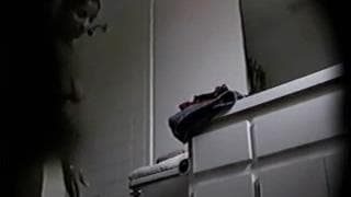 Jest podglądana w czasie przebierania!