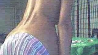 Młoda Murzynka pokazuje ładne cycki