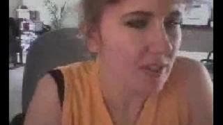 Ciekawska dojrzała zerżnie się sama