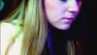 Osiemnastka już się rozbiera przed kamerą