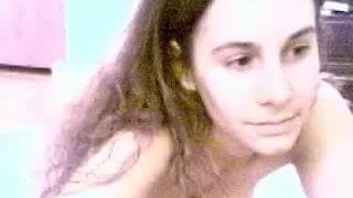 Laska wpakowała całe dildo do swojej cipy