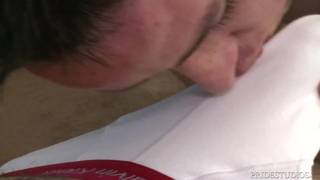 Dwaj geje spuszczają się równocześnie