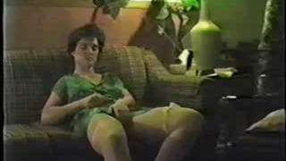 Popatrz,jak masturbuje owłosioną pizdę