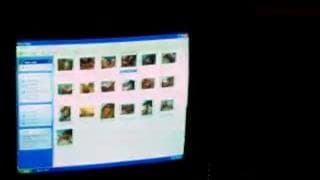 Masturbuje się i ogląda pornografię!