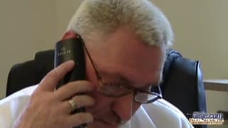 Ginekolog wykorzysta tą super okazję!