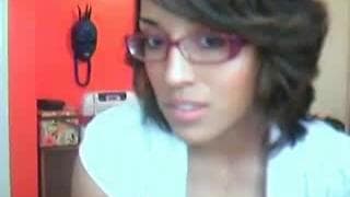 Seksowny taniec i striptiz przed kamerą