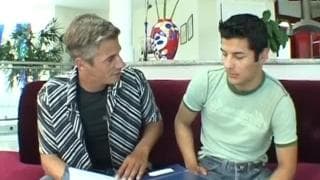 Wyjebie tego bruneta w czasie wywiadu!