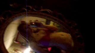 Osiemnastoletnia laska lubi się dotykać