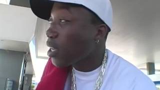 Brunetka z Murzynem na nowej sofie!I