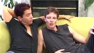 Delikatny chłopak - seks z dojrzałym