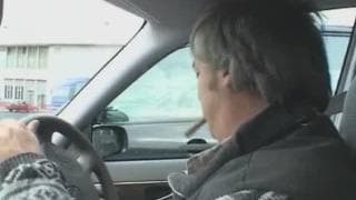 Trio z dwiema napalonymi brunetkami