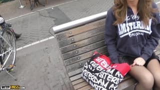 Nadia cieszy się seksem na dworze!