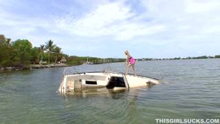 Ally Ann obciąga na tonącej łodzi!