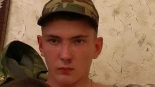 Mała sesja obciągania dla żołnierzyka