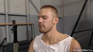 Murzyn ratuje nogę i dupę Aaron Jacobsa