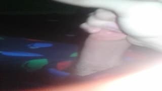 Facet, który uwielbia sie masturbować!