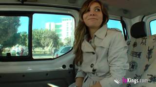 Latynoska pierdoli się z tyłu vana!