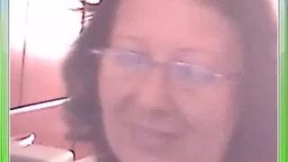 Babcia zrobi striptease przed kamerą!