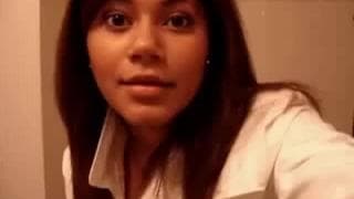 Tańczy dla nas seksownie w pończochach