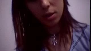 Soki z mokrej pizdy tryskają na łyżkę