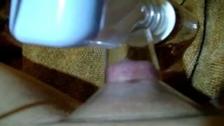 Zassana pizda wyjątkowo podniecona!