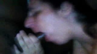 Amatorska scenka trójkąta przed kamerą