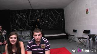 Andrea ruchana przez kumpla i starego rockera