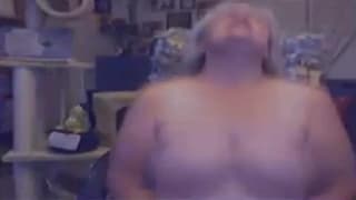 Kobieta BBW sama się rżnie przed kamerą