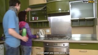 Facet po prostu chce przelecieć sukę.