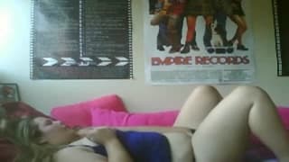 Okrągła amatorka zadowoli się sama!