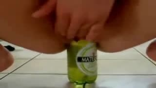 Butelka po piwie świetna do masturbacji